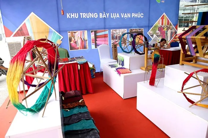 Th&amp;ocirc;ng qua chương tr&amp;igrave;nh n&amp;agrave;y, c&amp;aacute;c doanh nghiệp trong ng&amp;agrave;nh dệt-may c&amp;oacute; cơ hội gặp gỡ, tiếp x&amp;uacute;c, hợp t&amp;aacute;c, li&amp;ecirc;n kết với nhau tạo n&amp;ecirc;n chuỗi cung ứng bền vững.