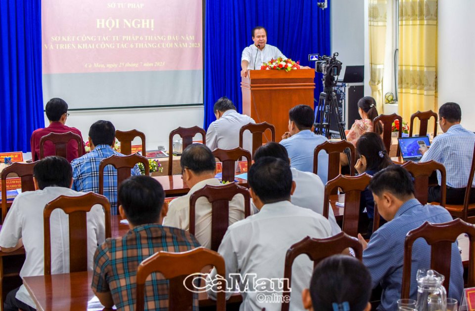 6 th&amp;aacute;ng cuối năm, ng&amp;agrave;nh Tư ph&amp;aacute;p đề ra 8 nhiệm vụ trọng t&amp;acirc;m với 4 giải ph&amp;aacute;p. Ph&amp;oacute; chủ tịch UBND tỉnh Nguyễn Minh Lu&amp;acirc;n đề nghị ng&amp;agrave;nh tiếp tục đổi mới từ tổ chức đến c&amp;aacute;ch thức hoạt động.