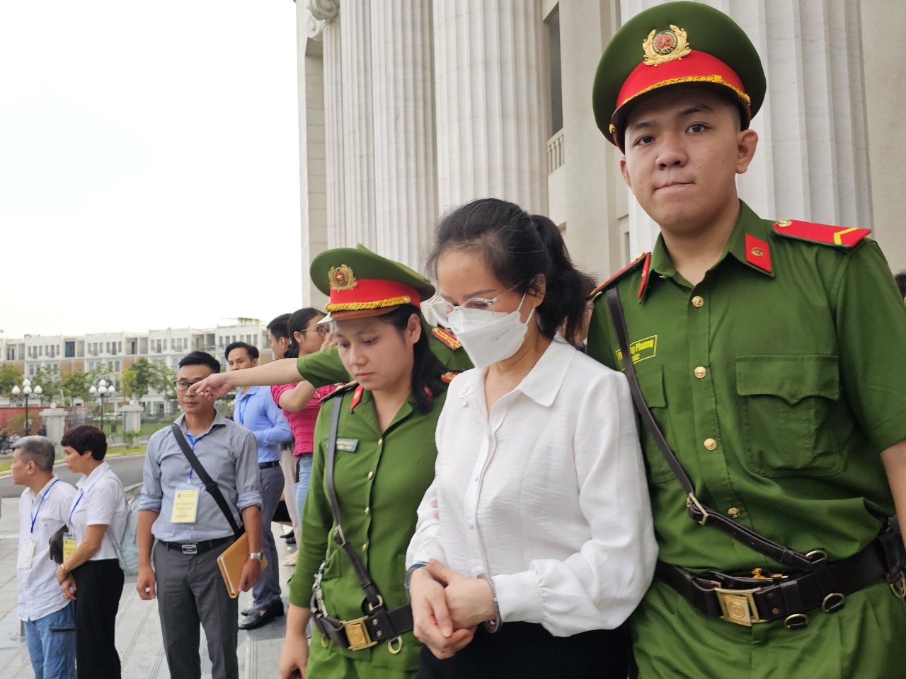 Nguyễn Thị Hương Lan sau khi T&amp;ograve;a tuy&amp;ecirc;n &amp;aacute;n t&amp;ugrave; chung th&amp;acirc;n