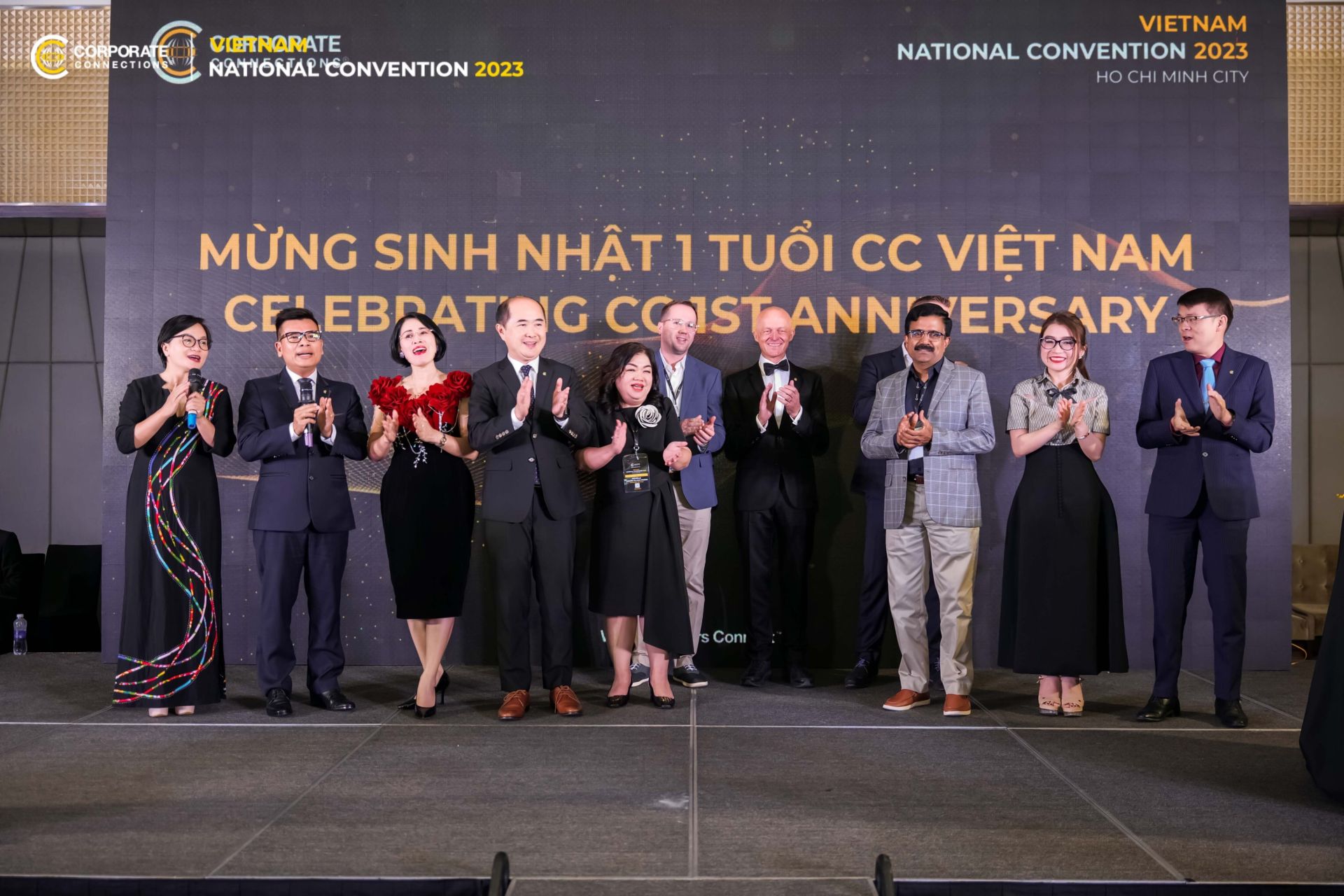 Kh&amp;ocirc;ng kh&amp;iacute; ch&amp;uacute;c mừng sinh nhật, kỷ niệm CC Việt Nam tr&amp;ograve;n một năm tuổi