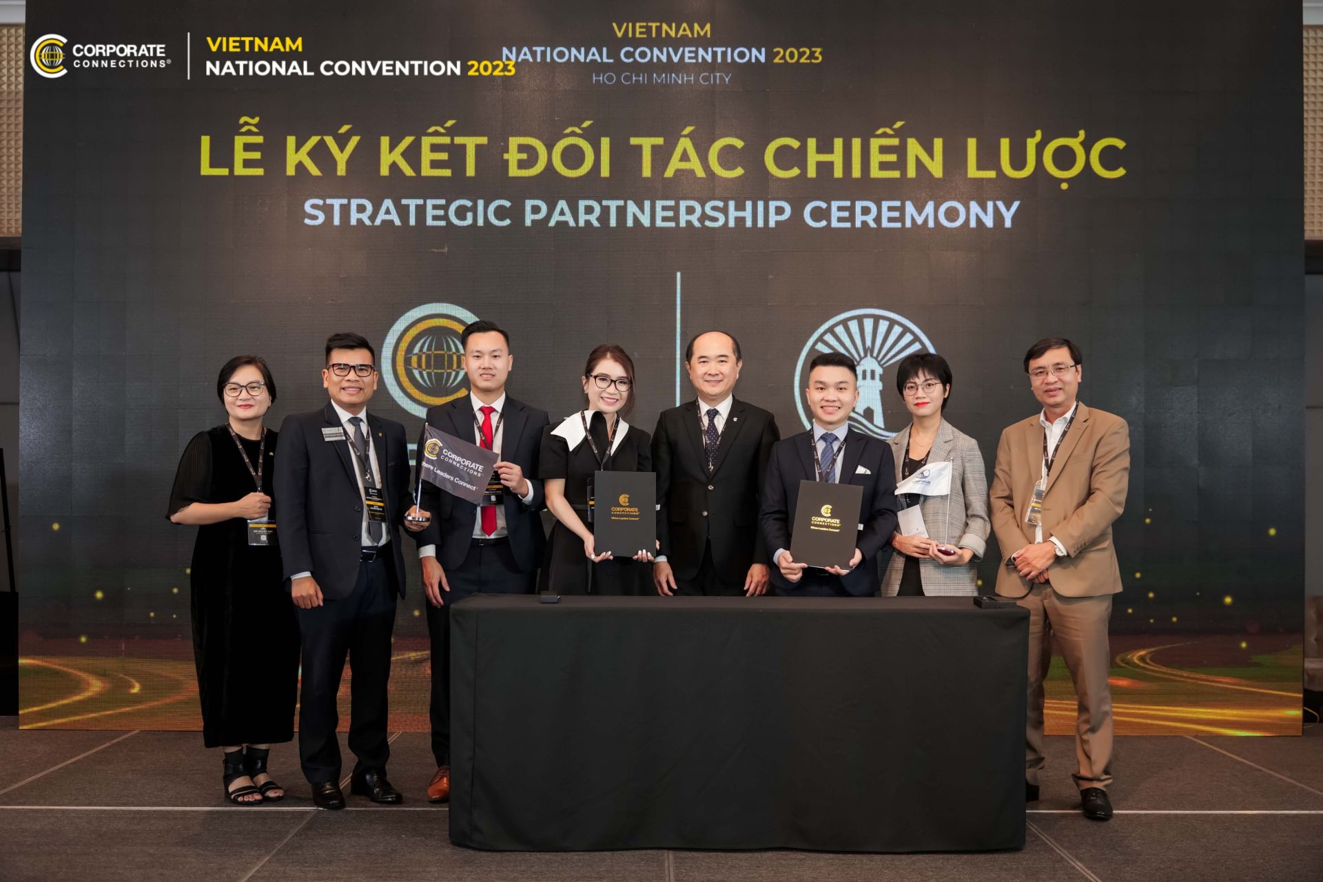 Lễ k&amp;yacute; kết của CC Vietnam c&amp;ugrave;ng với đối t&amp;aacute;c chiến lược Lighthouse Capital.