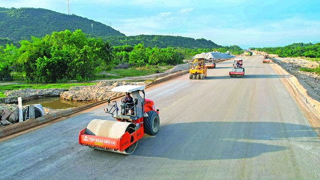 Bộ Giao th&amp;ocirc;ng Vận tải tiếp tục l&amp;agrave; một trong những bộ ng&amp;agrave;nh c&amp;oacute; mức giải ng&amp;acirc;n vốn đầu tư c&amp;ocirc;ng cao