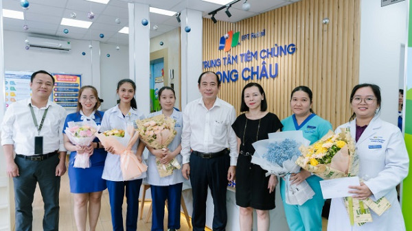 Sở Y tế TP.HCM: Tuyên dương nữ bác sĩ cấp cứu thành công cho người phụ nữ bị sốc phản vệ ngay tại nhà thuốc