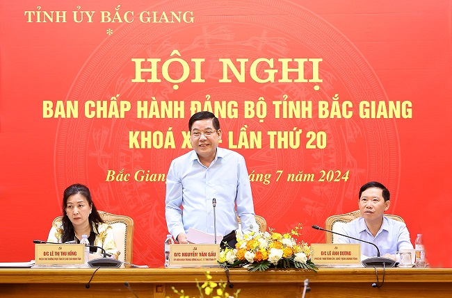 Đồng ch&amp;iacute; Nguyễn Văn Gấu - B&amp;iacute; thư Tỉnh ủy ph&amp;aacute;t biểu kết luận hội nghị.