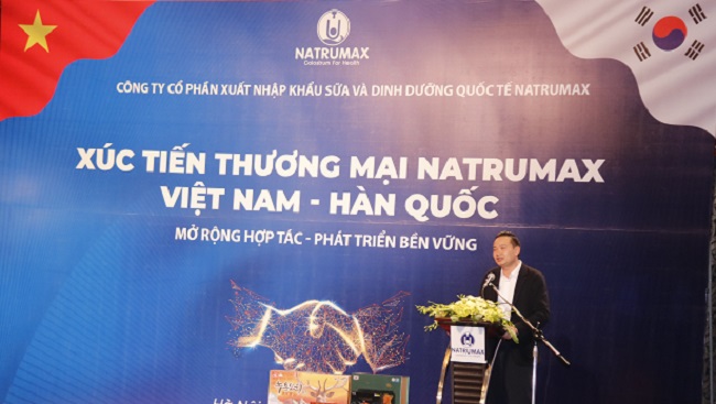 &amp;Ocirc;ng Nguyễn Tất T&amp;ugrave;ng &amp;ndash; Chủ tịch HĐQT Natrumax Việt Nam ph&amp;aacute;t biểu khai mạc chương tr&amp;igrave;nh