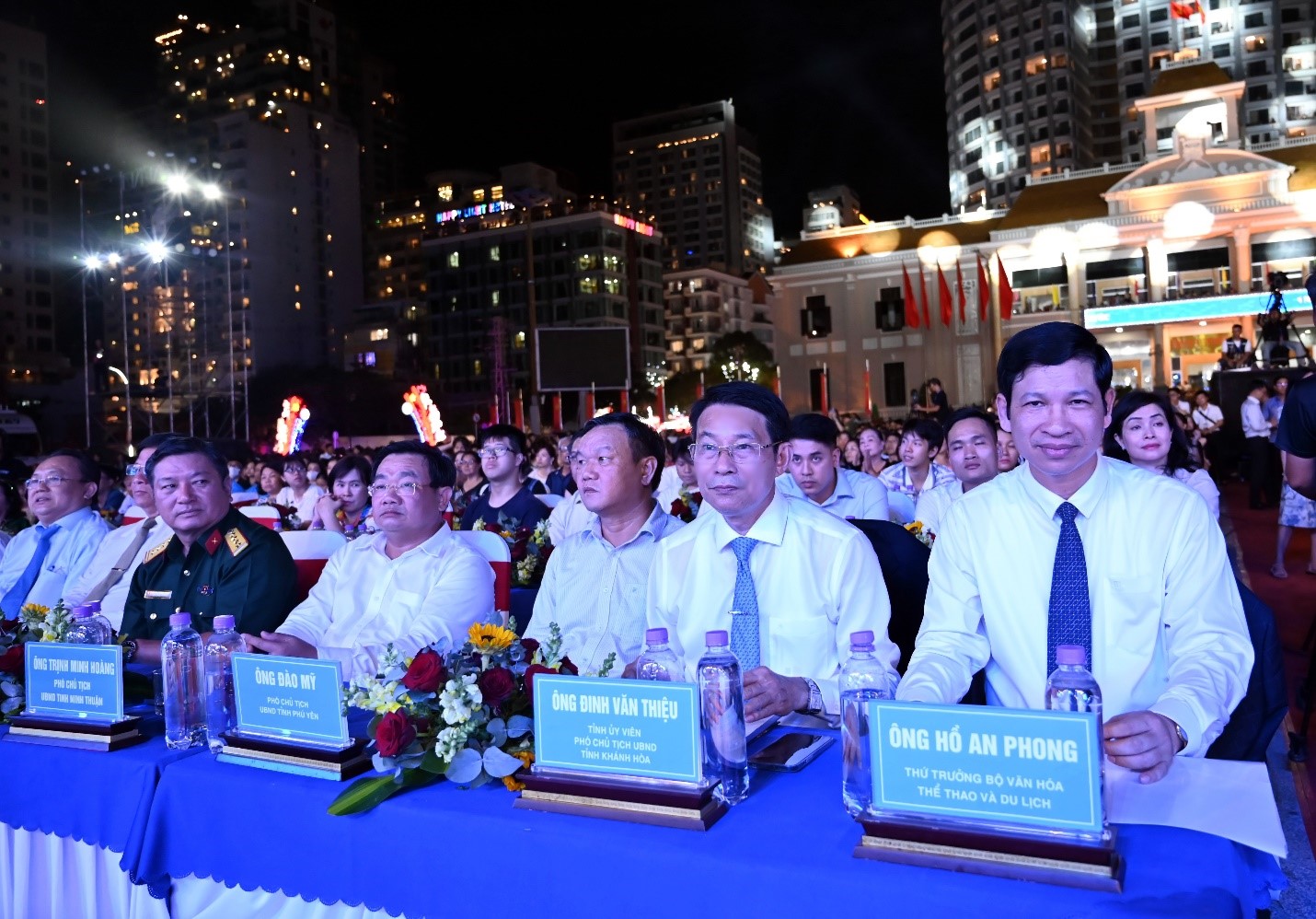 L&amp;atilde;nh đạo c&amp;aacute;c Bộ ban, ng&amp;agrave;nh TW v&amp;agrave; l&amp;atilde;nh đạo tỉnh Kh&amp;aacute;nh H&amp;ograve;a  (B&amp;igrave;a phải qua) &amp;Ocirc;ng Hồ An Phong Thứ trưởng Bộ VH-TT&amp;amp; DL.   &amp;Ocirc;ng Đinh Văn Thiệu P. Chủ Tịch UBND tỉnh Kh&amp;aacute;nh H&amp;ograve;a