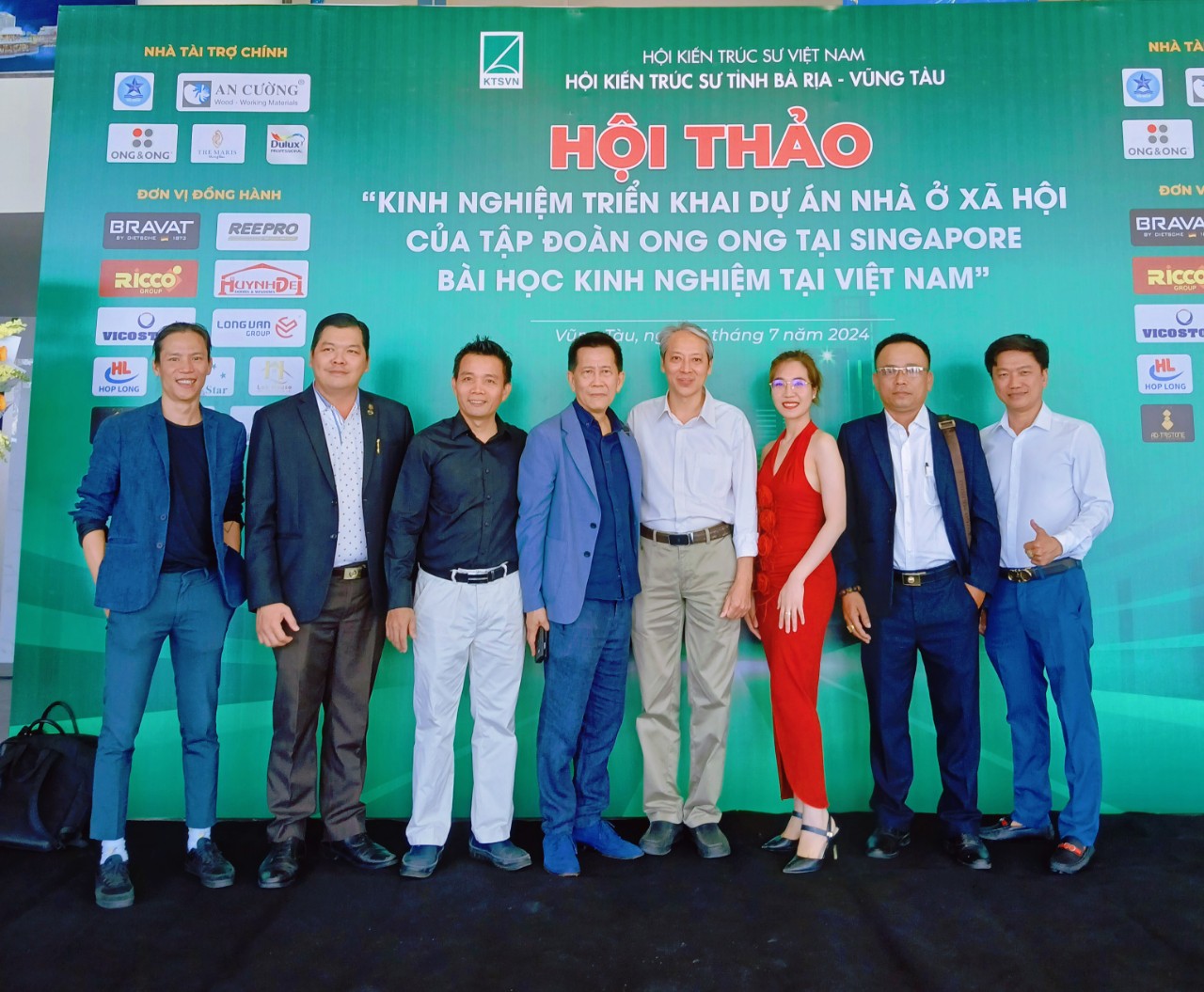 C&amp;aacute;c đại biểu, kh&amp;aacute;ch mời, doanh nghiệp tham dự Hội thảo.