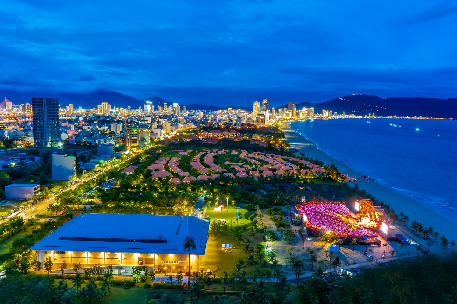 Vườn biển (Ariyana Beach Garden)