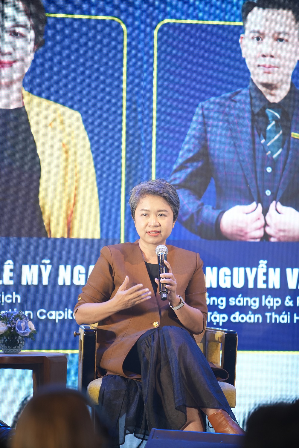 B&amp;agrave; L&amp;ecirc; Mỹ Nga
