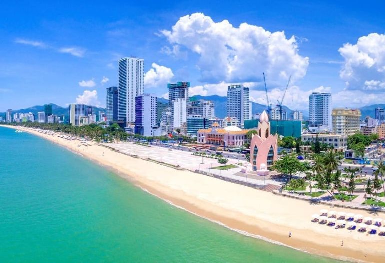 Đối với th&amp;agrave;nh phố biển Nha Trang, tỷ lệ y&amp;ecirc;u th&amp;iacute;ch của kh&amp;aacute;ch h&amp;agrave;ng nữ giới v&amp;agrave; nam giới cũng lần lượt chiếm 64% v&amp;agrave; 36%.