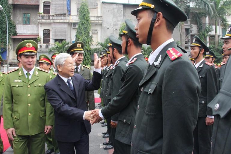 Tổng B&amp;iacute; thư Nguyễn Ph&amp;uacute; Trọng đến thăm, kiểm tra c&amp;ocirc;ng t&amp;aacute;c ứng trực, sẵn s&amp;agrave;ng chiến đấu tại Bộ Tư lệnh Cảnh s&amp;aacute;t cơ động nh&amp;acirc;n dịp Tết Nguy&amp;ecirc;n đ&amp;aacute;n B&amp;iacute;nh Th&amp;acirc;n 2016