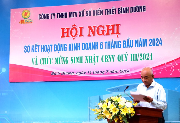 &amp;Ocirc;ng Trần Trọng Nghĩa &amp;ndash; Ph&amp;oacute; Gi&amp;aacute;m đốc C&amp;ocirc;ng ty tr&amp;igrave;nh b&amp;agrave;y B&amp;aacute;o c&amp;aacute;o sơ kết t&amp;igrave;nh h&amp;igrave;nh c&amp;ocirc;ng t&amp;aacute;c 6 th&amp;aacute;ng đầu năm 2024 v&amp;agrave; nhiệm vụ c&amp;ocirc;ng t&amp;aacute;c 6 th&amp;aacute;ng cuối năm 2024