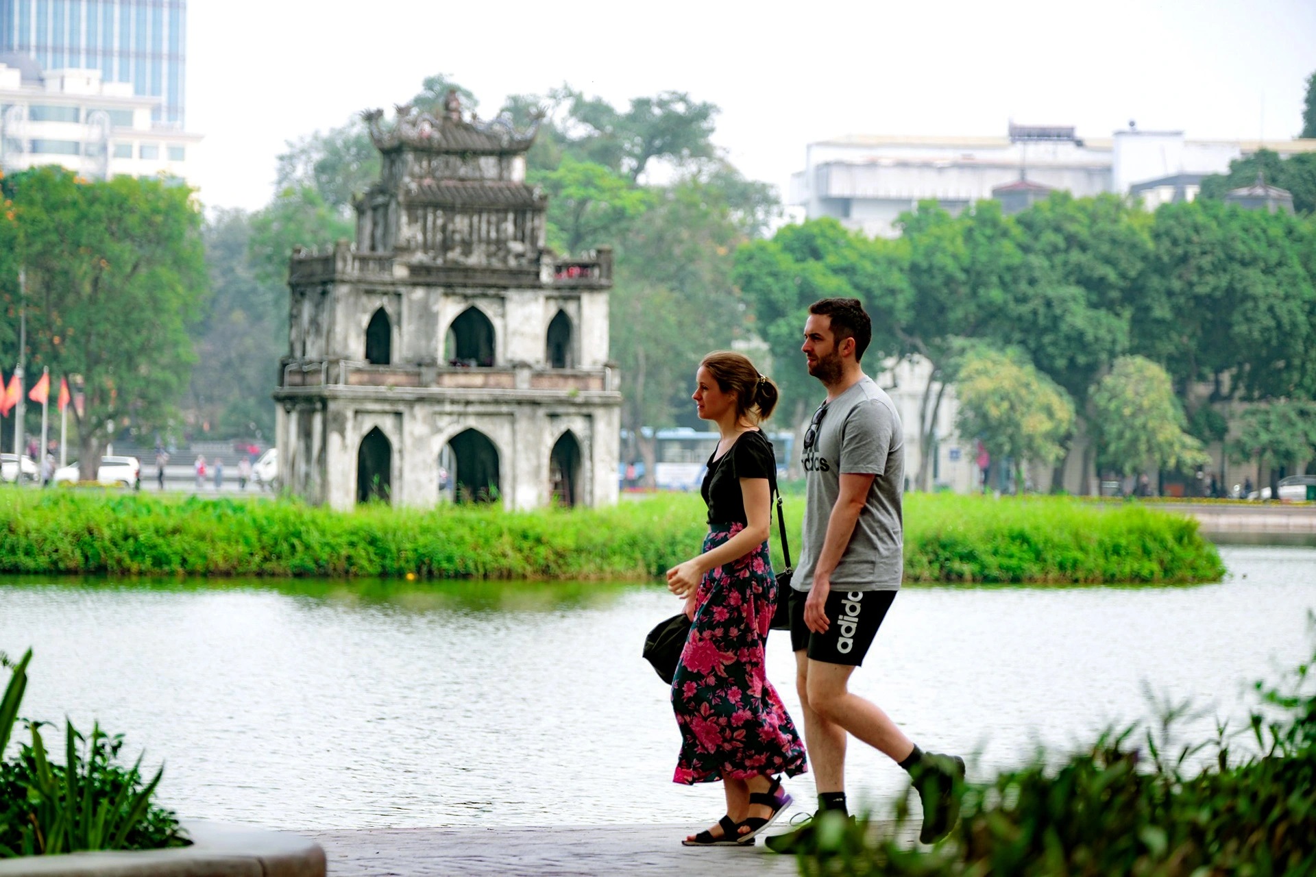 H&amp;agrave; Nội được đ&amp;aacute;nh gi&amp;aacute; l&amp;agrave; một trong số &amp;iacute;t những th&amp;agrave;nh phố trong khu vực vẫn giữ được sự thu h&amp;uacute;t ri&amp;ecirc;ng với kh&amp;aacute;ch quốc tế.