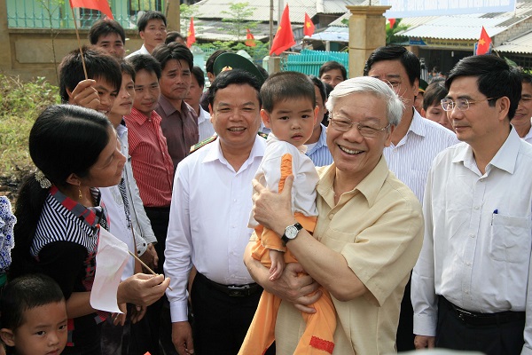 Tổng B&amp;iacute; thư Nguyễn Ph&amp;uacute; Trọng lu&amp;ocirc;n d&amp;agrave;nh t&amp;igrave;nh cảm v&amp;agrave; sự quan t&amp;acirc;m đặc biệt đối với những nơi kh&amp;oacute; khăn nhất của tỉnh Thanh Ho&amp;aacute;