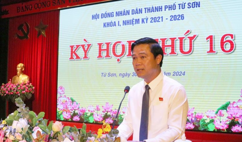 B&amp;iacute; thư Th&amp;agrave;nh ủy, Chủ tịch HĐND th&amp;agrave;nh phố Từ Sơn L&amp;ecirc; Xu&amp;acirc;n Lợi ph&amp;aacute;t biểu khai mạc Kỳ họp.