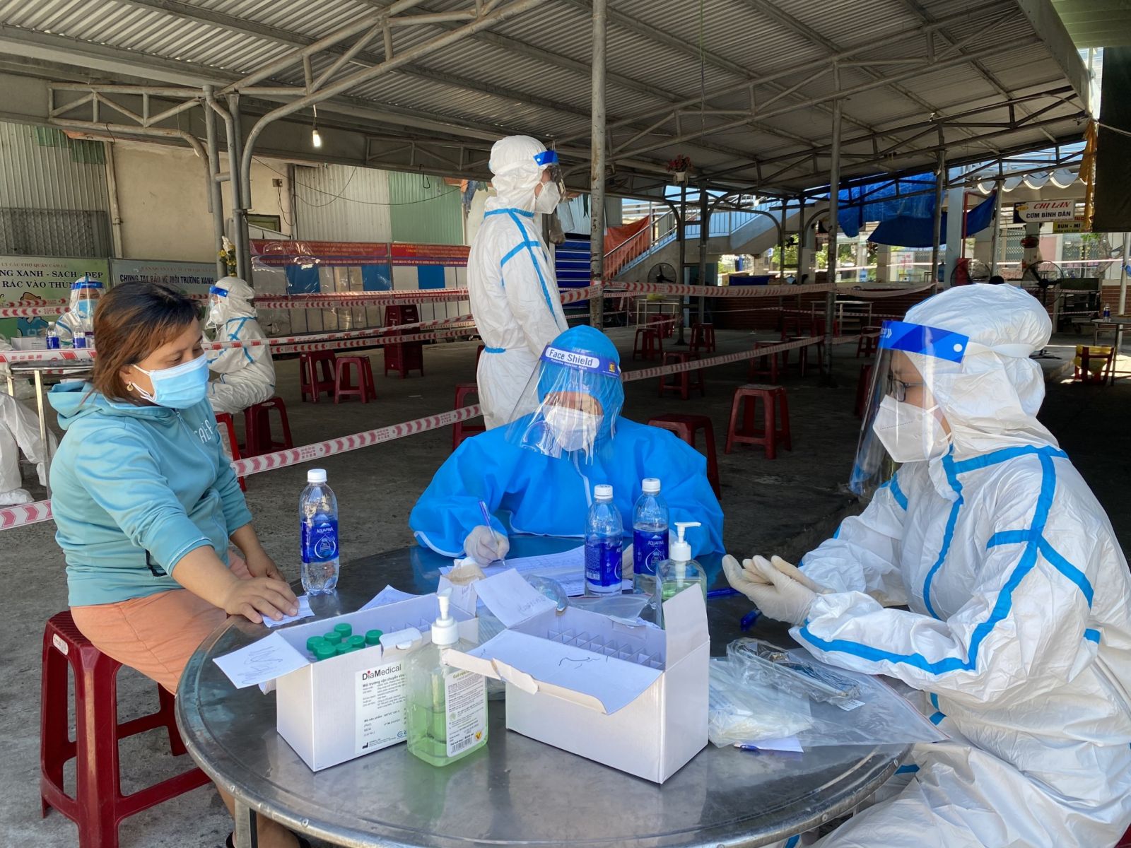 Hiện nay tr&amp;ecirc;n địa b&amp;agrave;n TP Đ&amp;agrave; Nẵng, quận Sơn Tr&amp;agrave; đang l&amp;agrave; điểm n&amp;oacute;ng về số ca mắc Covid-19, qua kết quả x&amp;eacute;t nghiệp s&amp;agrave;n lọc trong ng&amp;agrave;y 3/8, đ&amp;atilde; ghi nhận 60 ca dương t&amp;iacute;nh.