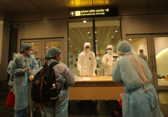 Người nhập cảnh vào Việt Nam chỉ cách ly 7 ngày, nếu tiêm đủ 2 mũi vắc xin