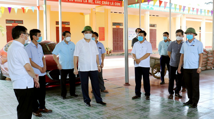 Đoàn công tác kiểm tra khu vực cách ly tập trung tại xã Hùng Long Đoàn công tác kiểm tra khu vực cách ly tập trung tại xã Hùng Long