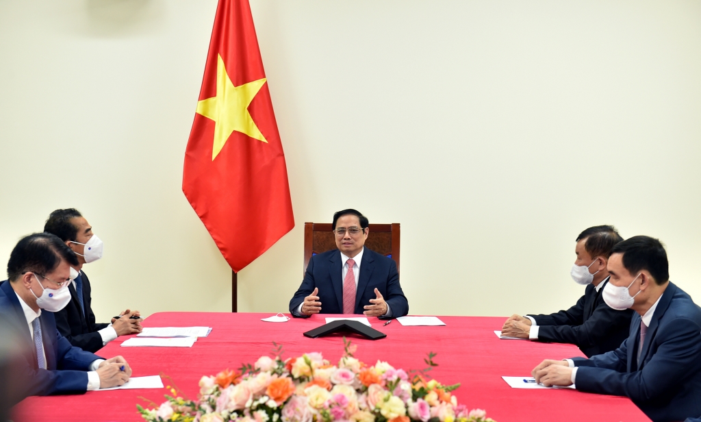 Thủ tướng Phạm Minh Ch&amp;iacute;nh tại cuộc điện đ&amp;agrave;m với Thủ tướng Andrej Babis/Ảnh: Nhật Bắc