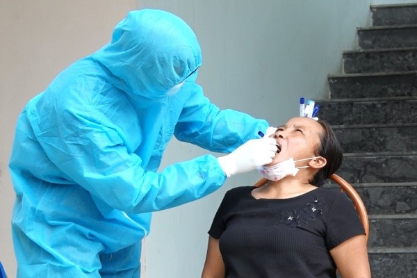 r&amp;agrave; so&amp;aacute;t lấy mẫu x&amp;eacute;t nghiệm cho c&amp;aacute;c trường hợp c&amp;oacute; li&amp;ecirc;n quan đến Covid 19