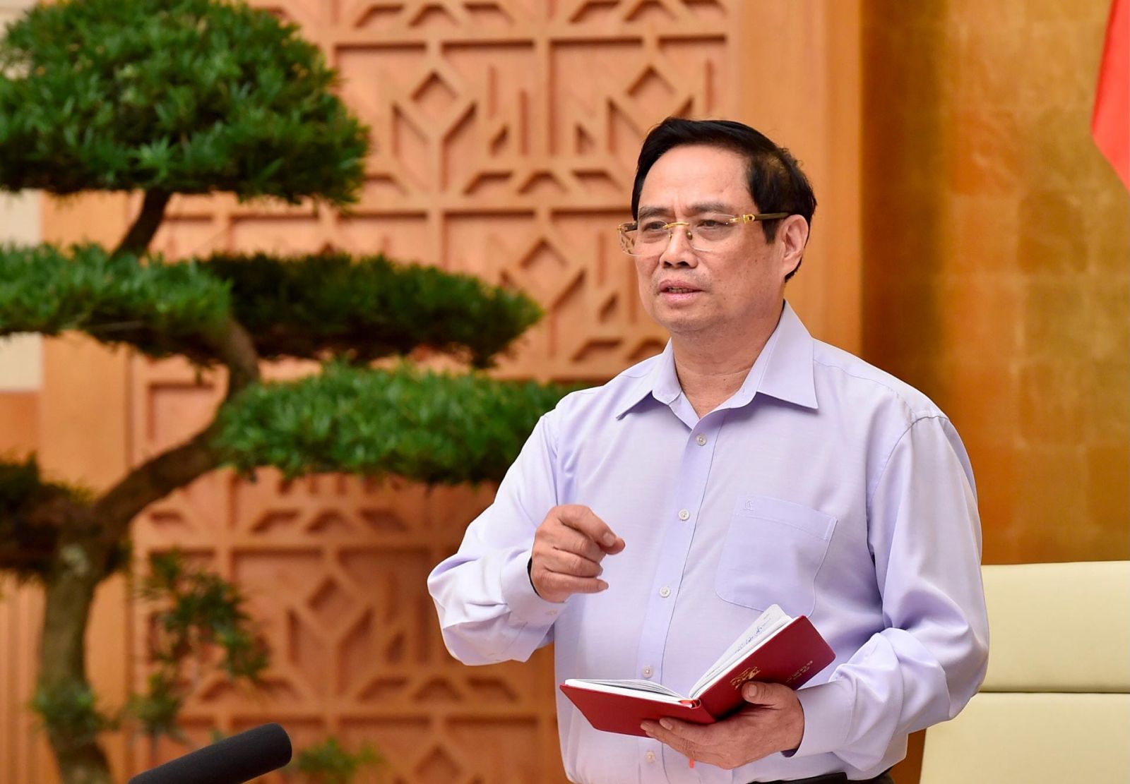 Thủ tướng y&amp;ecirc;u cầu c&amp;aacute;c Bộ th&amp;aacute;o gỡ kh&amp;oacute; khăn cho đầu tư, kinh doanh