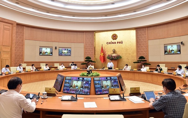 Quang cảnh Hội nghị trực tuyến của Thường trực Ch&amp;iacute;nh phủ với một số địa phương s&amp;aacute;ng 15/8