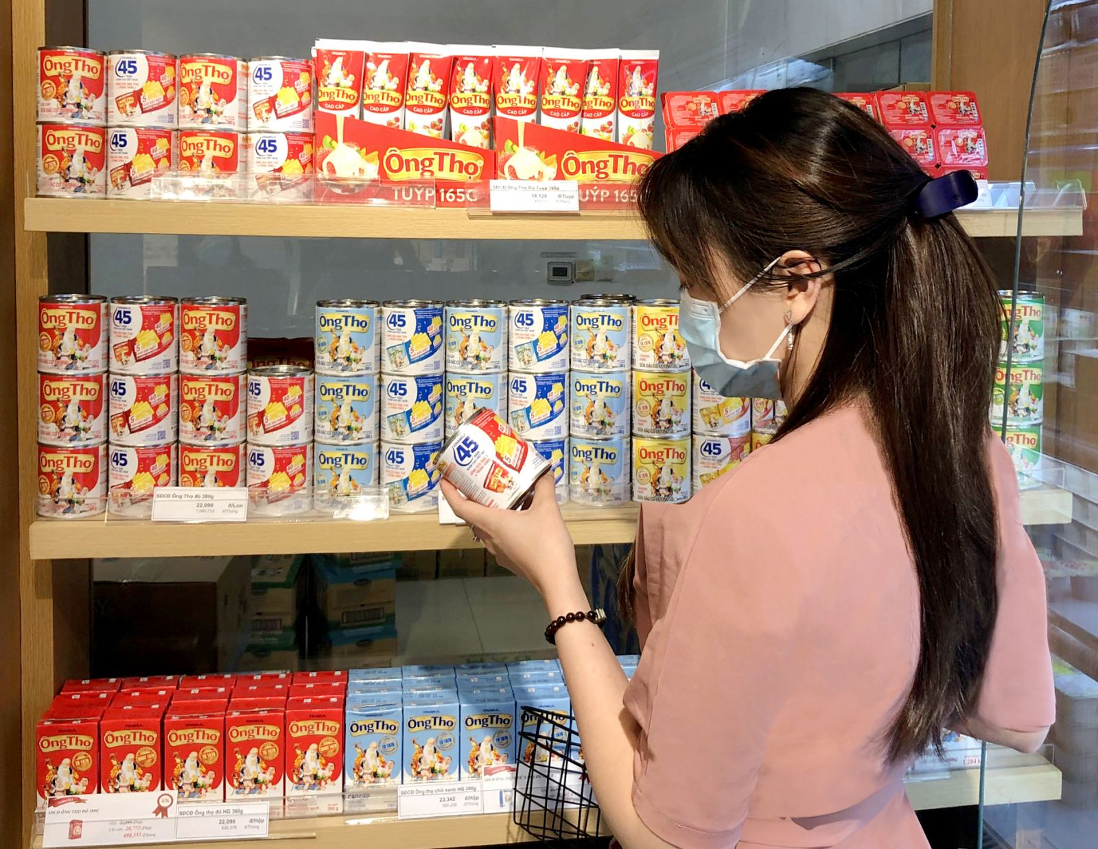 Sữa đặc &amp;Ocirc;ng Thọ với nhiều d&amp;ograve;ng sản phẩm, bao b&amp;igrave; đa dạng đ&amp;aacute;p ứng mọi nhu cầu của người ti&amp;ecirc;u d&amp;ugrave;ng ở khắp nơi