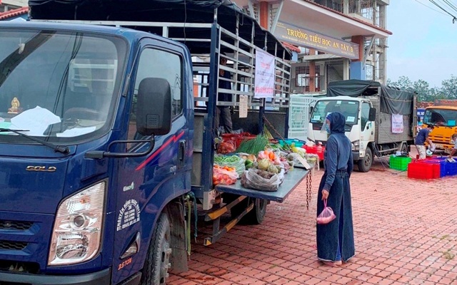 &amp;Ocirc;ng L&amp;ecirc; Th&amp;agrave;nh T&amp;acirc;m, Ph&amp;oacute; trưởng Ph&amp;ograve;ng Kinh tế TX.Bến C&amp;aacute;t, cho biết việc thực hiện m&amp;ocirc; h&amp;igrave;nh &amp;ldquo;Xe lưu động của tiểu thương&amp;rdquo; cơ bản đ&amp;aacute;p ứng được nhu cầu mua sắm thiết yếu của người d&amp;acirc;n