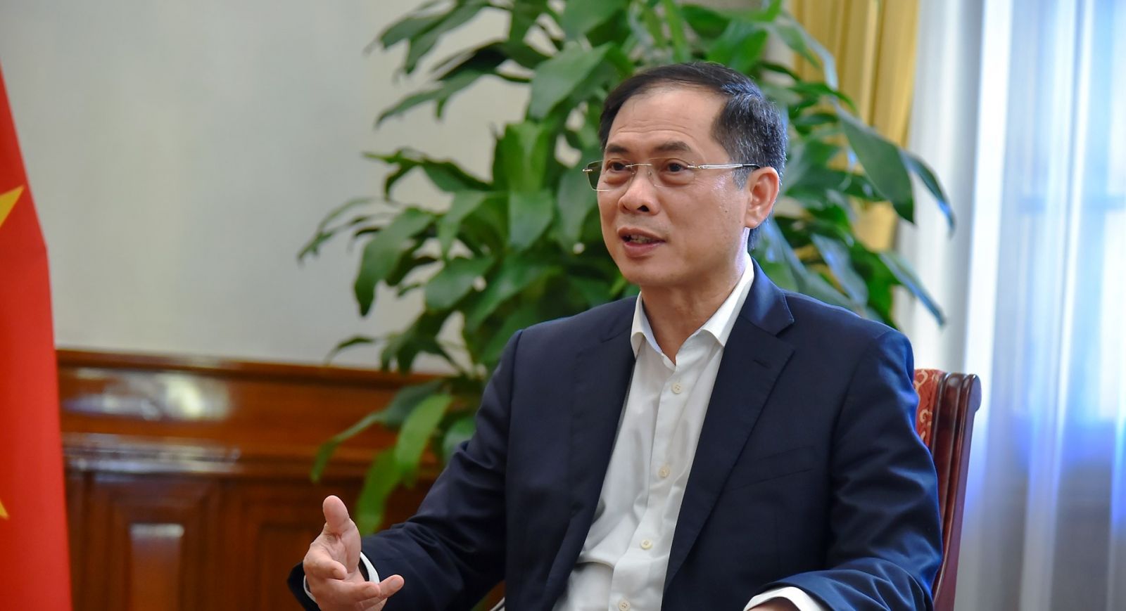 Bộ trưởng Ngoại giao B&amp;ugrave;i Thanh Sơn: Ng&amp;agrave;nh Ngoại giao đ&amp;atilde; đi đầu tham mưu việc triển khai ngoại giao vaccine. (Ảnh: Tuấn Anh)