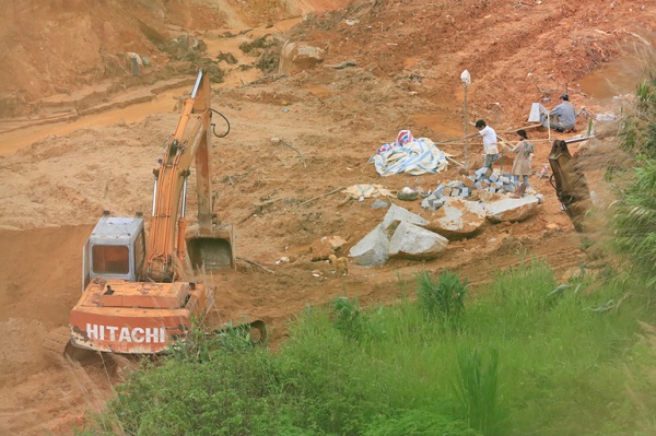 T&amp;igrave;nh trạng khai th&amp;aacute;c đ&amp;aacute; tr&amp;aacute;i ph&amp;eacute;p diễn ra tại nhiều địa phương của tỉnh L&amp;acirc;m Đồng