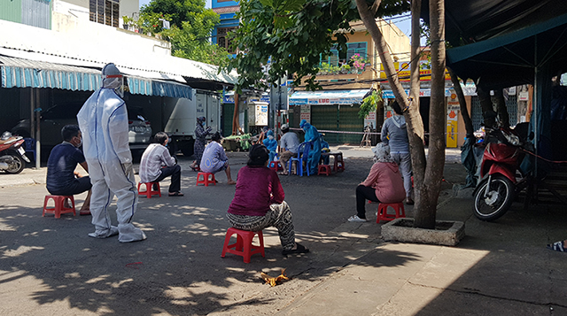 Đ&amp;agrave; Nẵng chặn mọi cửa ng&amp;otilde; x&amp;acirc;m nhập v&amp;agrave; x&amp;eacute;t nghiệm nhanh to&amp;agrave;n thể d&amp;acirc;n cư tại địa b&amp;agrave;n.