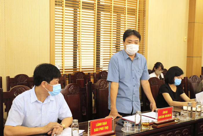 C&amp;aacute;c đại biểu thảo luận tại hội nghị