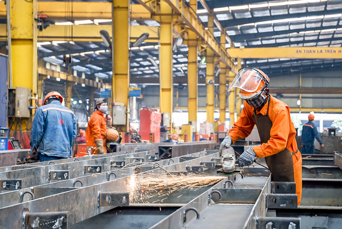 C&amp;aacute;c nh&amp;agrave; m&amp;aacute;y ở khu c&amp;ocirc;ng nghiệp đang thực hiện &amp;ldquo;3 tại chỗ&amp;rdquo; được hỗ trợ mua h&amp;agrave;ng thiết yếu hai lần một tuần với gi&amp;aacute; ưu đ&amp;atilde;i trong thời gian TP HCM siết gi&amp;atilde;n c&amp;aacute;ch.