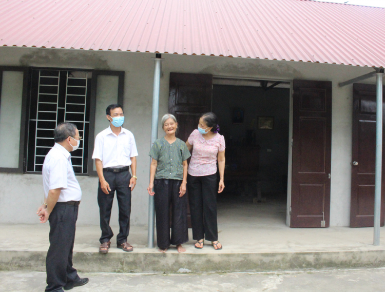 Ng&amp;ocirc;i nh&amp;agrave; của b&amp;agrave; Phạm Thị Oanh được x&amp;acirc;y dựng từ nguồn đ&amp;oacute;ng g&amp;oacute;p của d&amp;acirc;n
