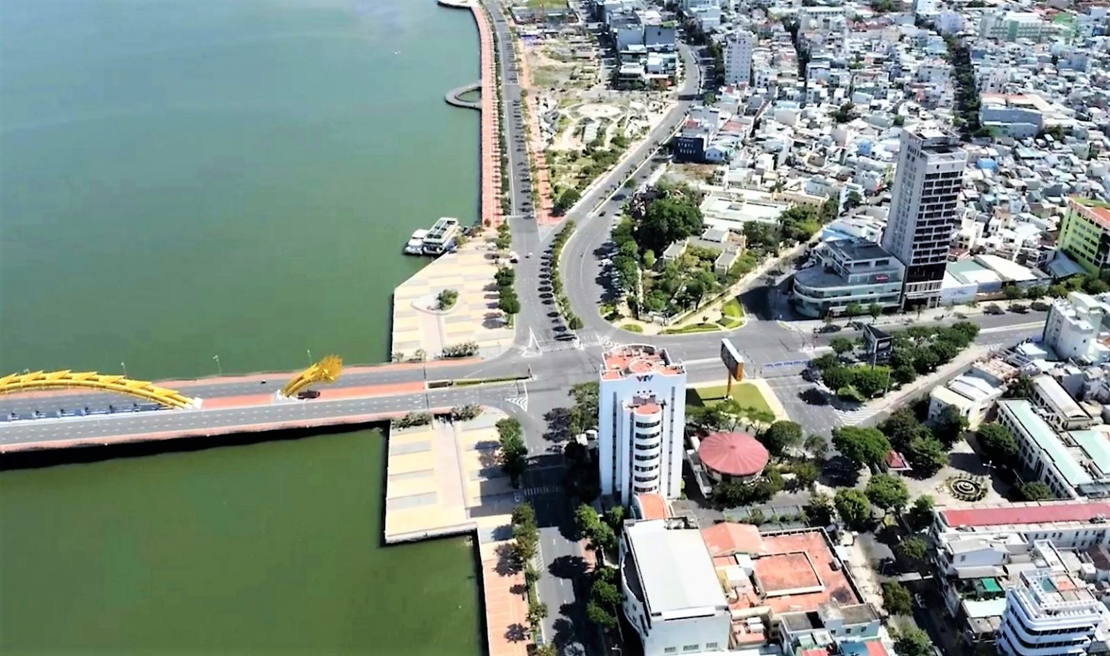 Lãnh đạo và người dân thành phố Đà Nẵng thực hiện triệt để nguyên tắc Lãnh đạo và người dân thành phố Đà Nẵng thực hiện triệt để nguyên tắc