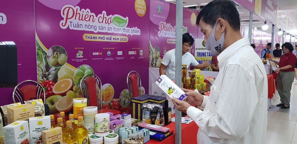 Diễn đ&amp;agrave;n l&amp;agrave; hoạt động tiếp nối chuỗi c&amp;aacute;c hoạt động thiết thực bao gồm tập huấn kỹ năng tiếp thị v&amp;agrave; b&amp;aacute;n h&amp;agrave;ng tr&amp;ecirc;n m&amp;ocirc;i trường số &amp;ldquo;Tập huấn online&amp;rdquo;; hoạt động truyền th&amp;ocirc;ng, tiếp thị &amp;ldquo;Ng&amp;agrave;y hội livestream&amp;rdquo; v&amp;agrave; th&amp;iacute; điểm m&amp;ocirc; h&amp;igrave;nh &amp;ldquo;Chợ đ&amp;ecirc;m tr&amp;ecirc;n m&amp;acirc;y&amp;rdquo;.
