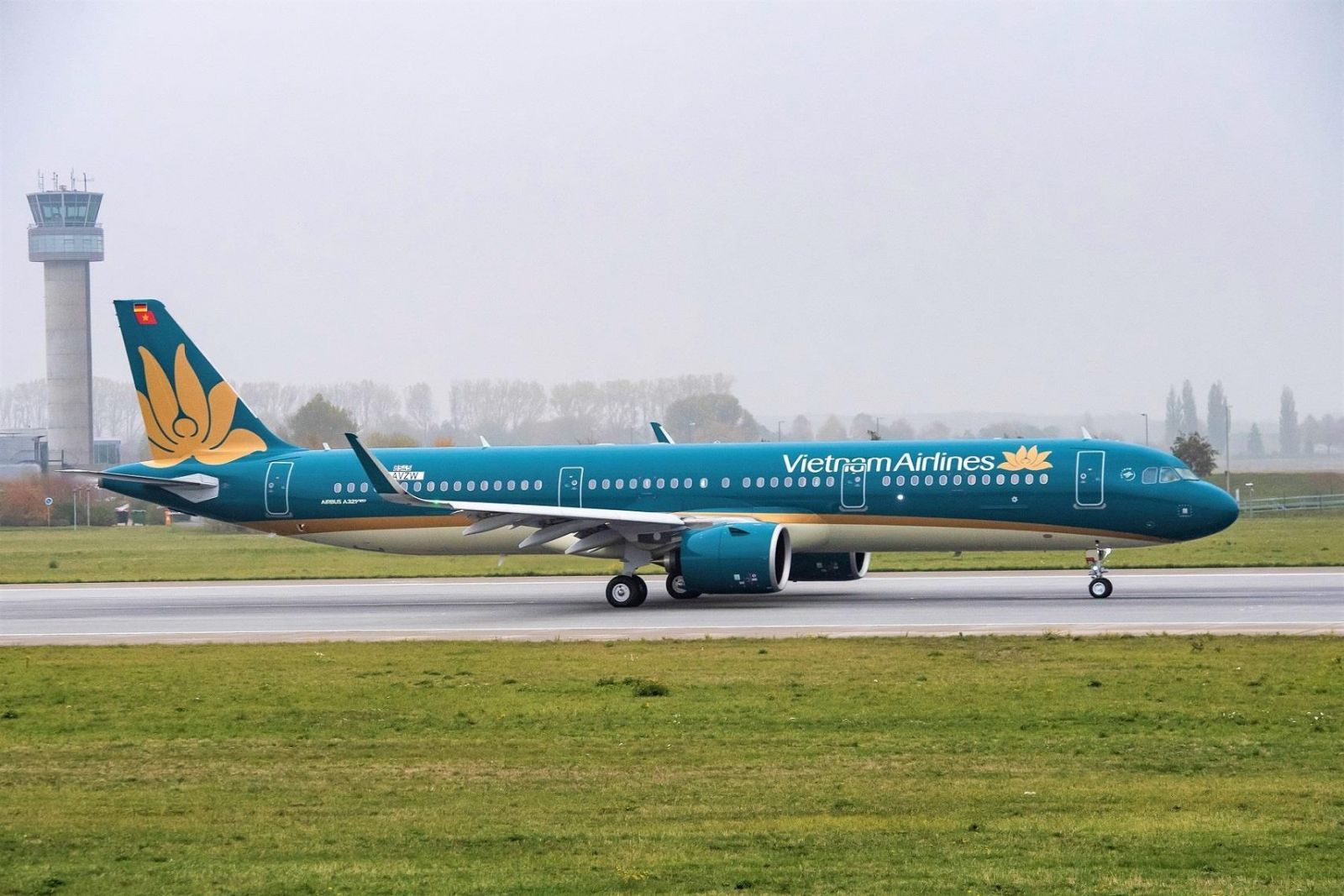 Vietnam Airlines &amp;acirc;m vốn chủ sở hữu, nguy cơ bị buộc hủy ni&amp;ecirc;m yết