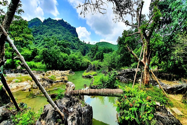 Suối kho&amp;aacute;ng n&amp;oacute;ng tự nhi&amp;ecirc;n ở th&amp;ocirc;n Lu&amp;ocirc;ng, x&amp;atilde; Th&amp;agrave;nh Minh- Thạch Th&amp;agrave;nh được thi&amp;ecirc;n nhi&amp;ecirc;n ưu &amp;aacute;i ban tặng hứa hẹn sẽ l&amp;agrave; địa điểm du lịch nổi tiếng xứ Thanh