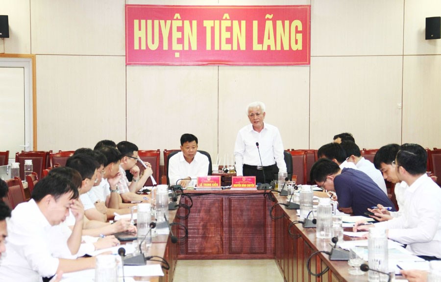 Đồng ch&amp;iacute; Nguyễn Đ&amp;igrave;nh Chuyến, Chủ nhiệm Ủy ban Kiểm tra Th&amp;agrave;nh ủy ph&amp;aacute;t biểu chỉ đạo v&amp;agrave; nhấn mạnh KCN Ti&amp;ecirc;n Thanh c&amp;oacute; &amp;yacute; nghĩa đặc biệt quan trọng đối với huyện Ti&amp;ecirc;n L&amp;atilde;ng n&amp;oacute;i ri&amp;ecirc;ng v&amp;agrave; th&amp;agrave;nh phố n&amp;oacute;i chung.