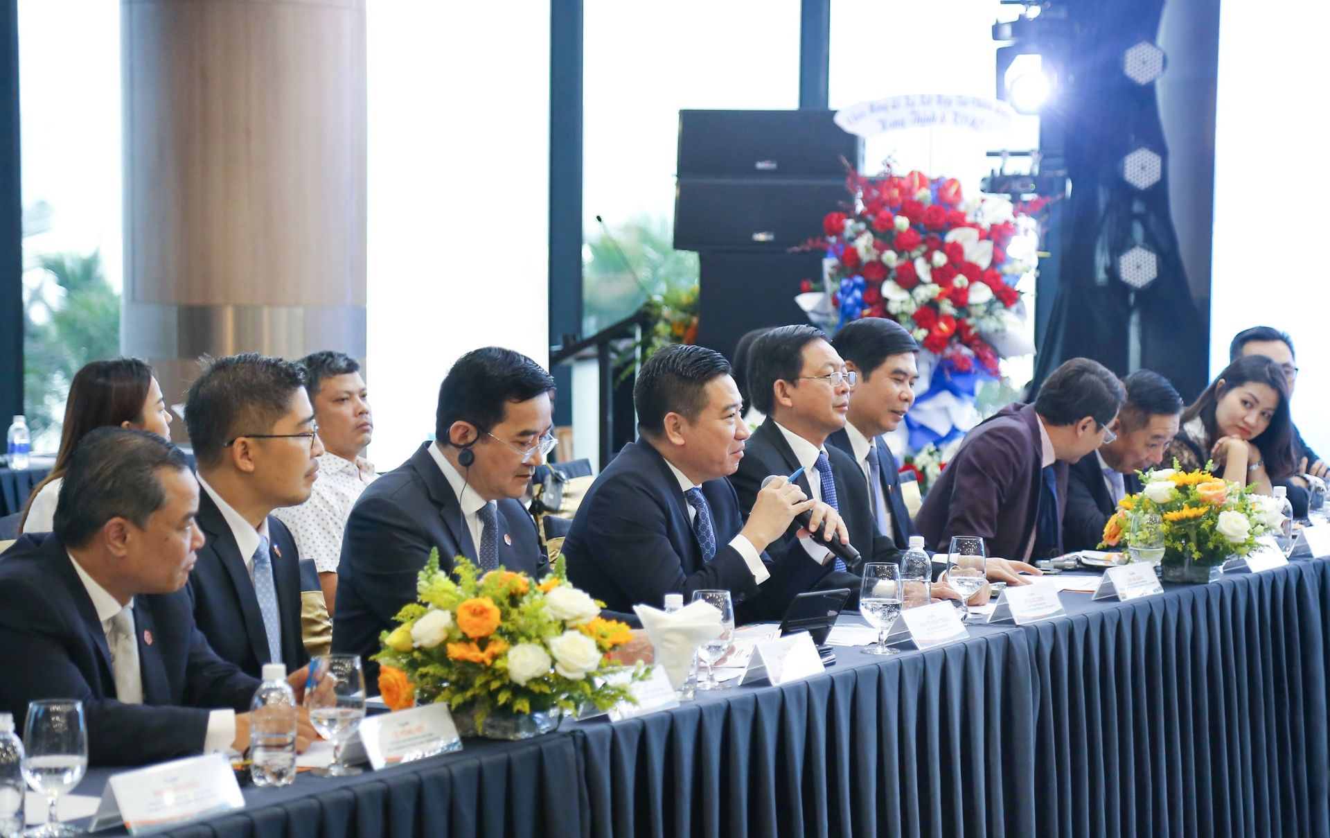 Phi&amp;ecirc;n thảo luận đi v&amp;agrave;o trọng t&amp;acirc;m v&amp;agrave; thực tiễn tại sự kiện nhằm mang lại hiệu quả tốt nhất cho hợp t&amp;aacute;c chiến lược giữa hai b&amp;ecirc;n