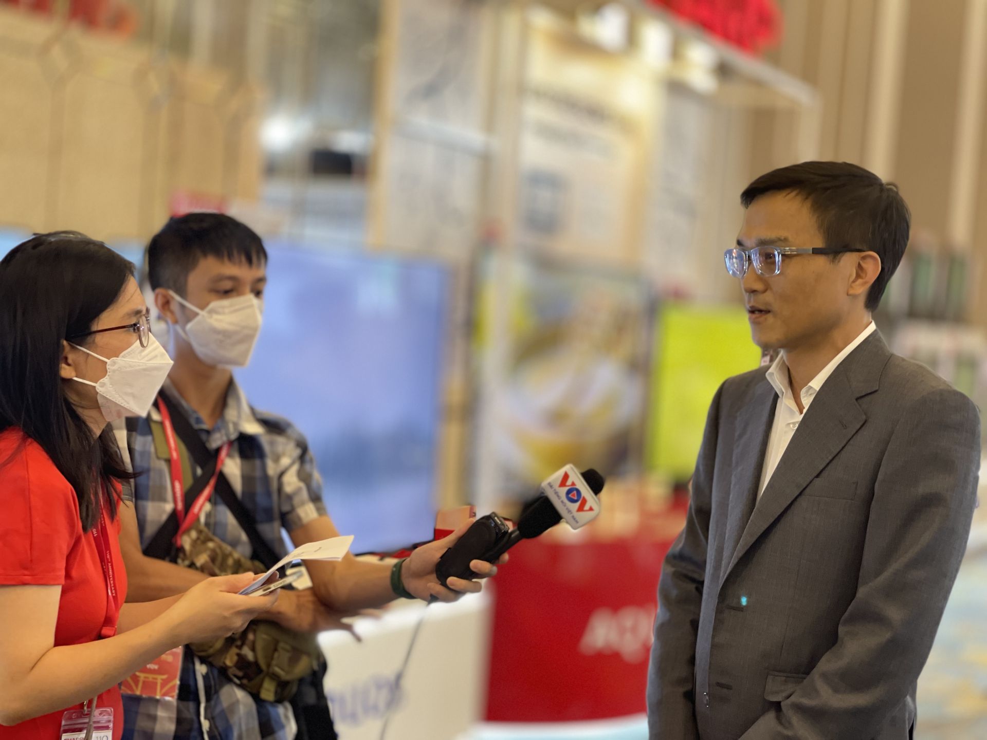 &amp;ocirc;ng Wu Po Hsuan (Robert Wu) - Chủ tịch tập đo&amp;agrave;n, Gi&amp;aacute;m đốc điều h&amp;agrave;nh Sharp