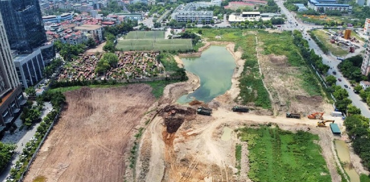 Nhiều dự &amp;aacute;n k&amp;eacute;o d&amp;agrave;i h&amp;agrave;ng chục năm chưa c&amp;oacute; chuyển biến, g&amp;acirc;y l&amp;atilde;ng ph&amp;iacute; nguồn lực đất đai, ảnh hưởng đến ph&amp;aacute;t triển kinh tế - x&amp;atilde; hội thủ đ&amp;ocirc;.