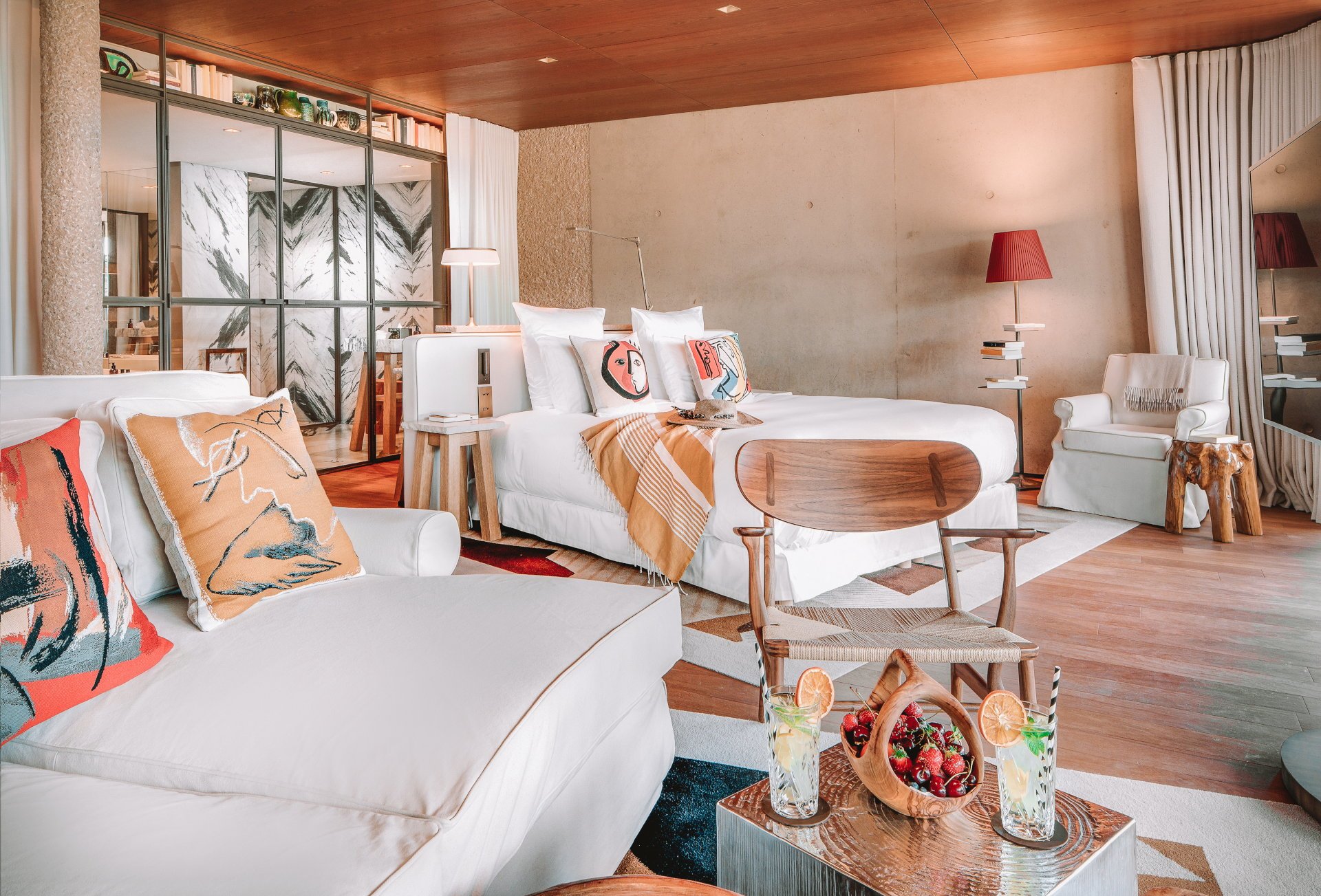 Kh&amp;ocirc;ng gian tinh tế được thiết kế bởi Philippe Starck tại Lily of the Valley