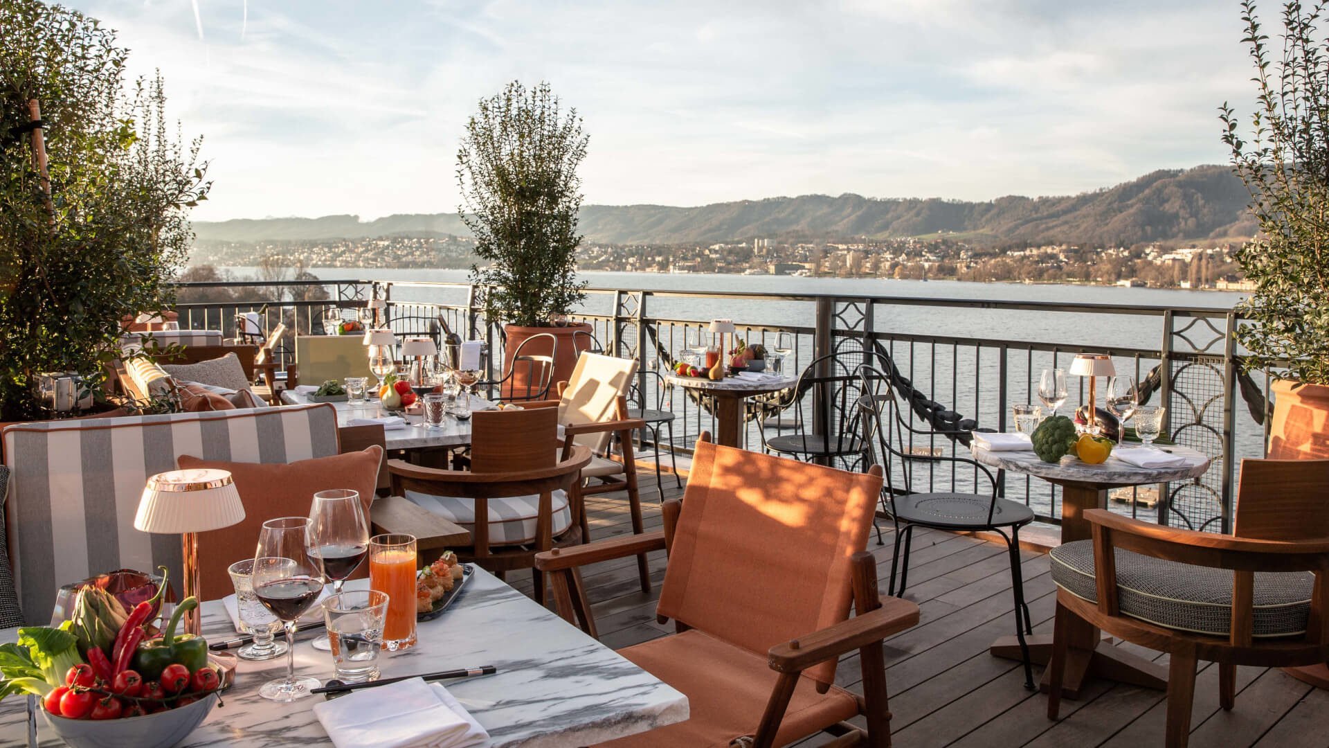 Thiết kế đơn giản nhưng đầy sang trọng của Starck tại kh&amp;aacute;ch sạn La Reserve Eden au Lac