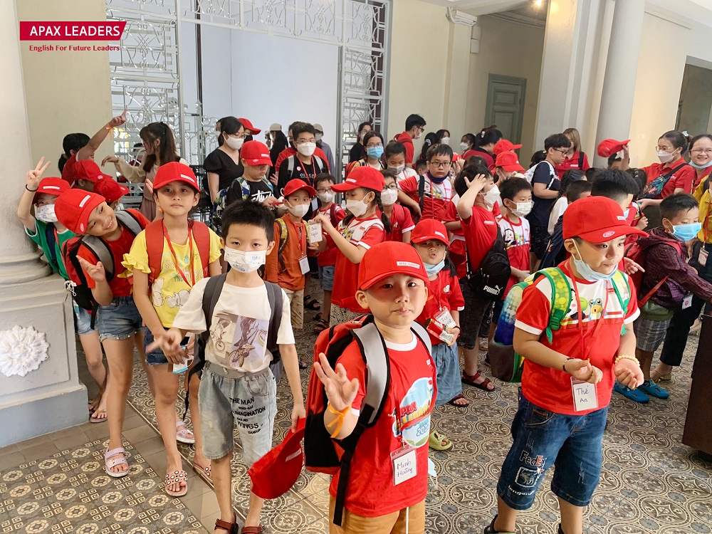 Buổi outing tại Bảo t&amp;agrave;ng Mỹ thuật TP. Hồ Ch&amp;iacute; Minh trong chương tr&amp;igrave;nh Apax Summer Camp