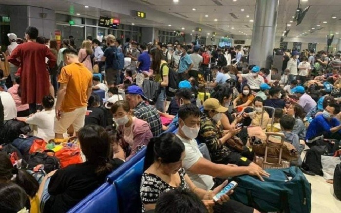 La liệt chịu cảnh Delay tại Tân Sơn Nhất La liệt chịu cảnh Delay tại Tân Sơn Nhất