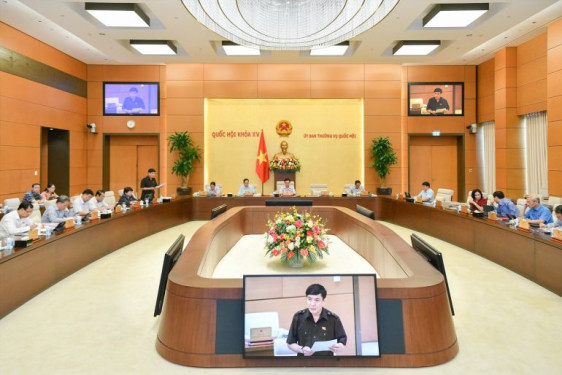 Cân nhắc quy định về việc tranh luận trong hoạt động chất vấn