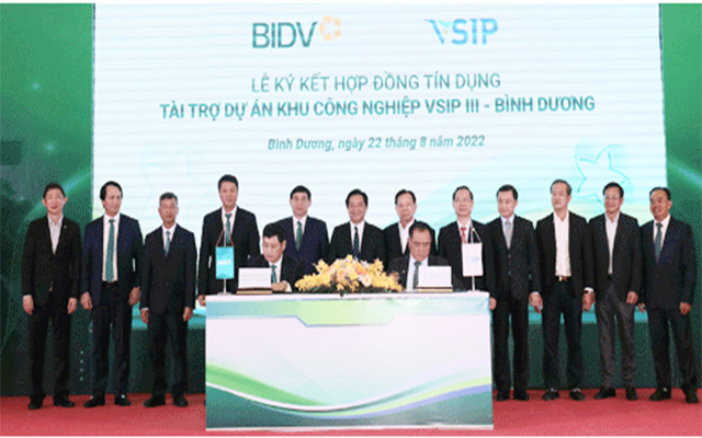 L&amp;atilde;nh đạo C&amp;ocirc;ng ty Li&amp;ecirc;n doanh TNHH KCN VSIP v&amp;agrave; BIDV k&amp;yacute; kết hợp đồng t&amp;iacute;n dụng t&amp;agrave;i trợ Dự &amp;aacute;n đầu tư x&amp;acirc;y dựng KCN VSIP III tại B&amp;igrave;nh Dương