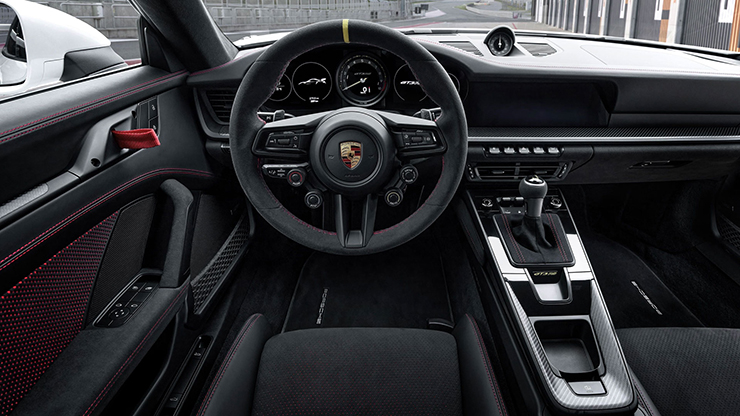 Nội thất của 911 GT3 RS 2023 được ho&amp;agrave;n thiện theo phong c&amp;aacute;ch RS truyền thống