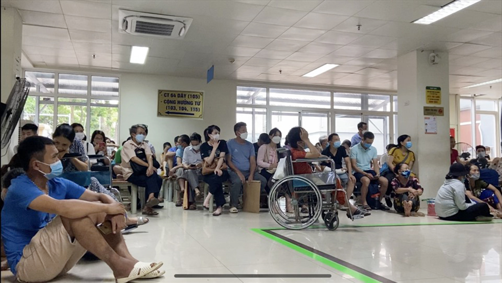 &amp;ldquo;Cơn &amp;aacute;c mộng chờ đợi&amp;rdquo; mỗi lần đi kh&amp;aacute;m bệnh - Nỗi khổ kh&amp;ocirc;ng của ri&amp;ecirc;ng ai